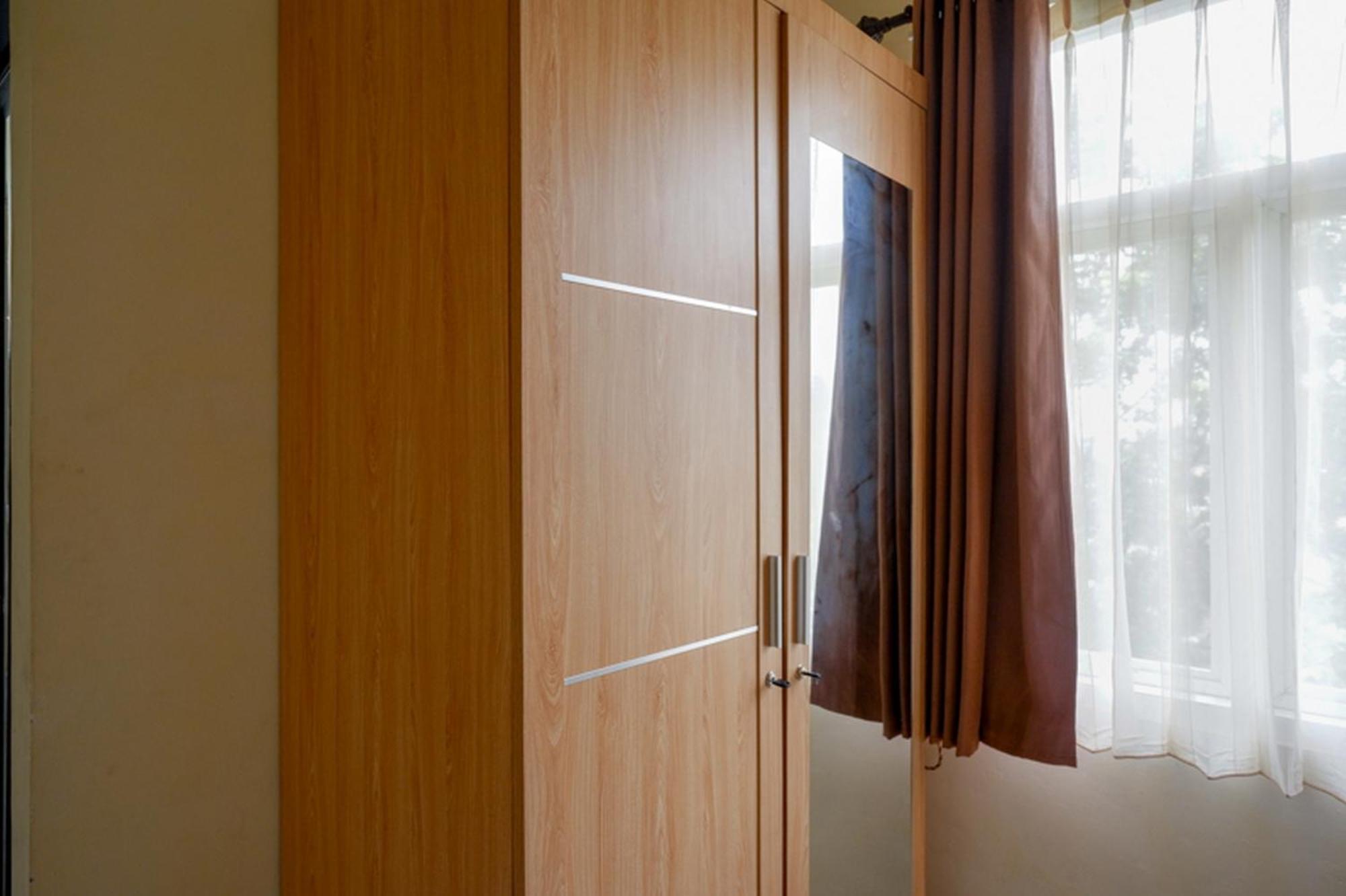 Hotel Reddoorz Syariah Near Purwosari Train Station Solo Esterno foto