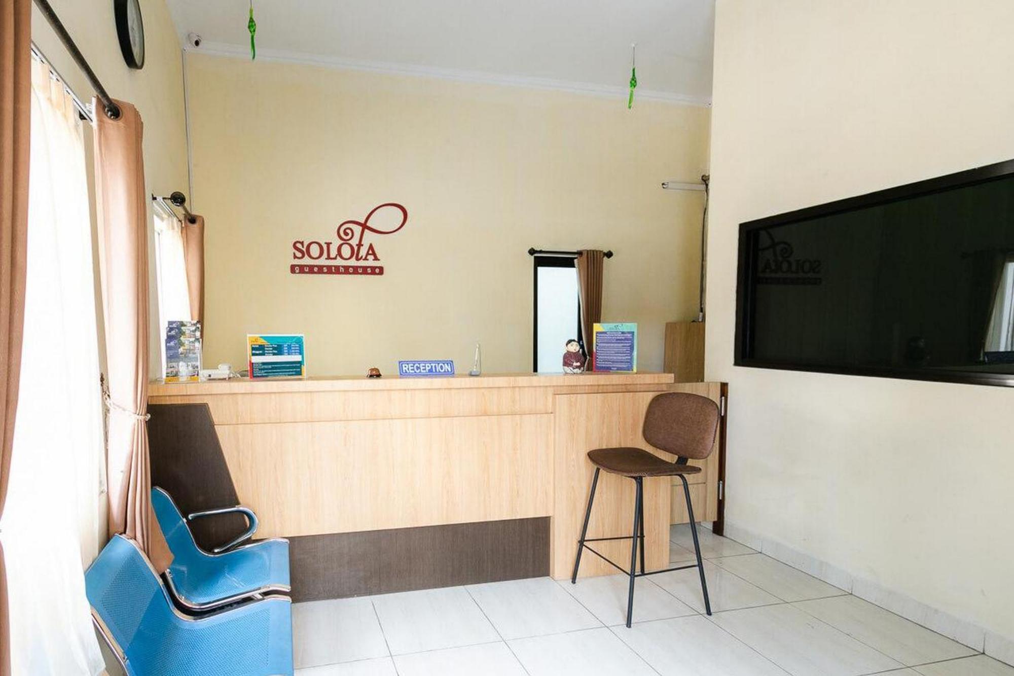 Hotel Reddoorz Syariah Near Purwosari Train Station Solo Esterno foto